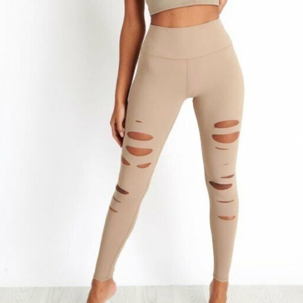 NWOT ALO Ripped Warrior Legging